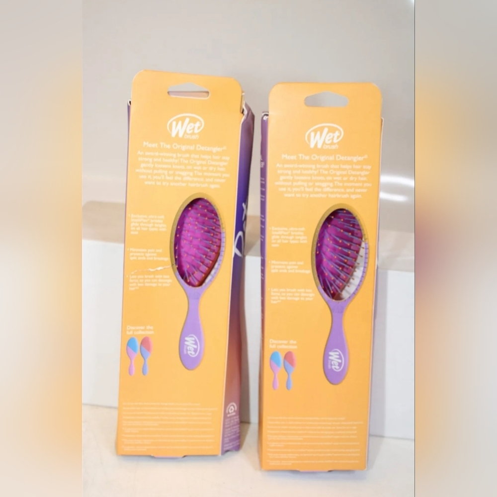 1 Original full size WET BRUSH detangle brush.
